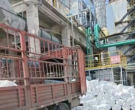 加納客戶(hù)陶瓷纖維毯順利卸貨，鄭州盛世金鼎品質(zhì)再獲海外認(rèn)可！